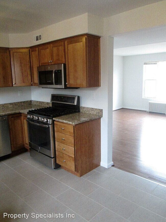 Building Photo - 1427 N Nash St