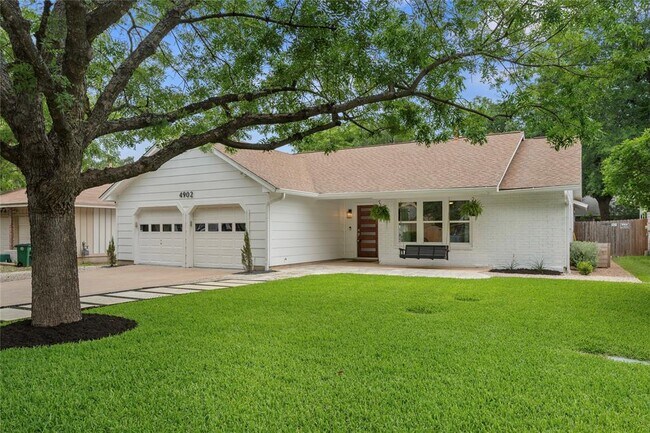 Building Photo - 4902 Pelham Dr