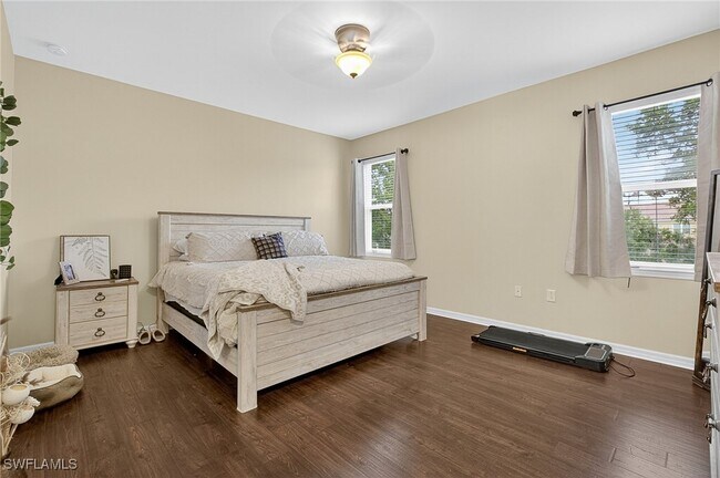 Building Photo - 10825 Alvara Way