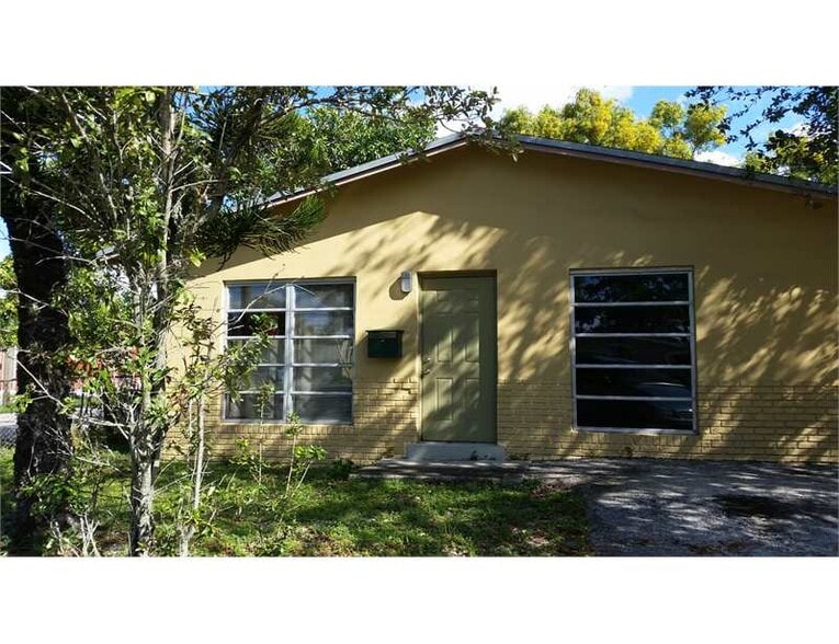 Building Photo - 844 NW 12th St