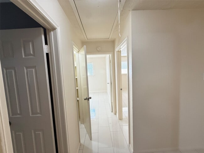 Building Photo - 12023 Sagecliff Dr