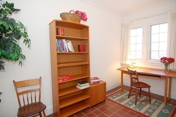 Building Photo - 40 Linnaean St