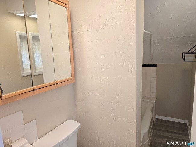 Building Photo - 180 Curtis St