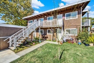 Building Photo - 1712 Arthur Ct