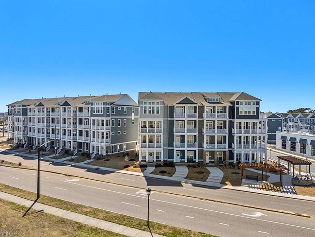 Building Photo - 9683 Shore Dr