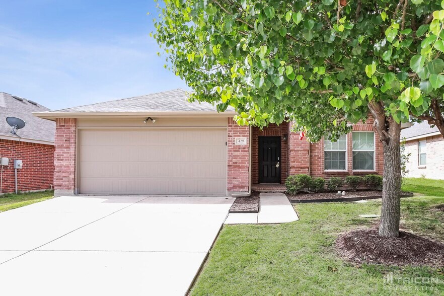 Primary Photo - 429 Sandy Creek Dr
