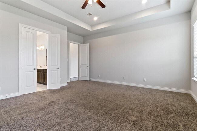 Building Photo - 4926 Thunder Creek Ln