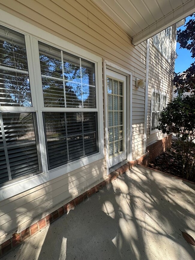 Building Photo - Quiet Condo at The Oaks at Niceville