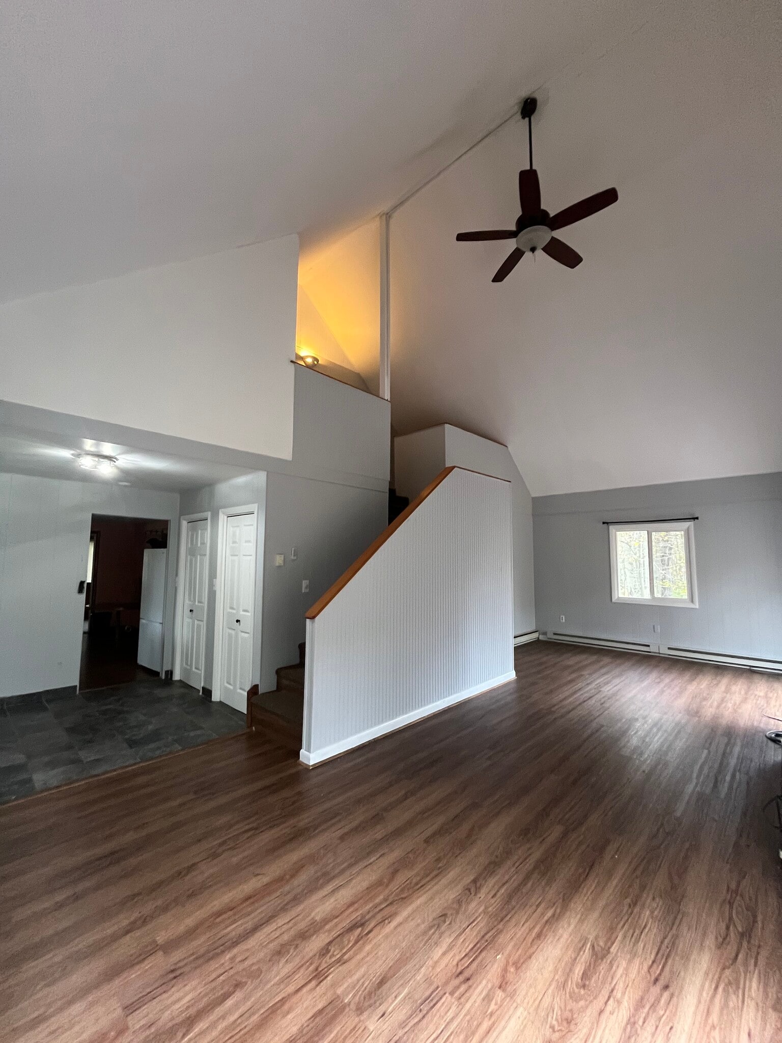 Living room - 1010 Eisenhower Way