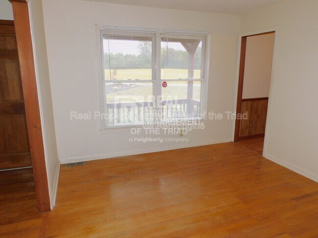 Building Photo - 8521 Richardsonwood Rd