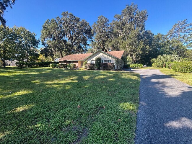 Building Photo - Forest of Golden Hills 3/2/2 ***Hidden Gem***