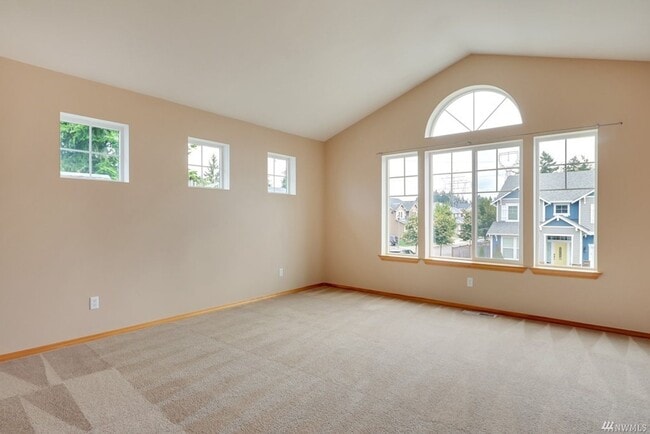 Building Photo - Beautiful home on corner lot!