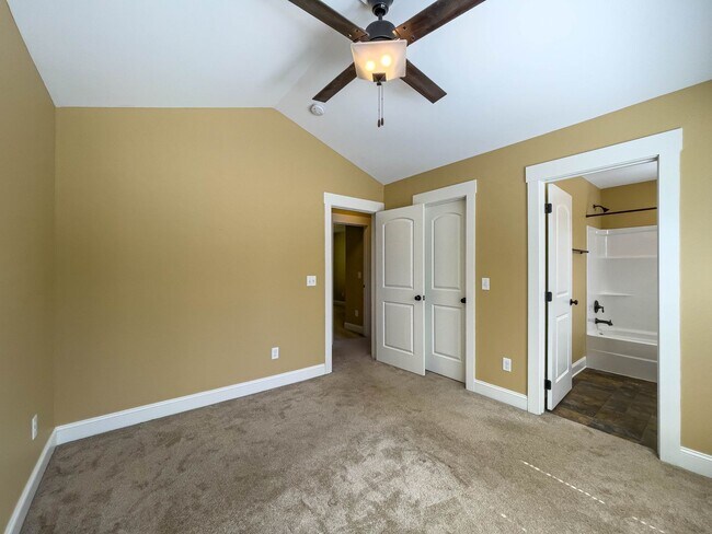 Building Photo - Charming Three-Bedroom Cottage in Oakley
