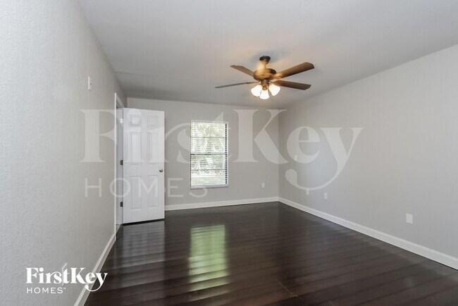 Building Photo - 6710 22nd Ave W