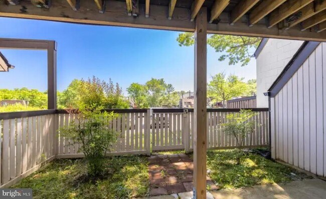 Building Photo - 3919 El Soneta Pl