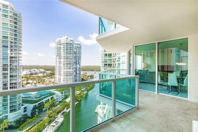 Building Photo - 150 Sunny Isles Blvd