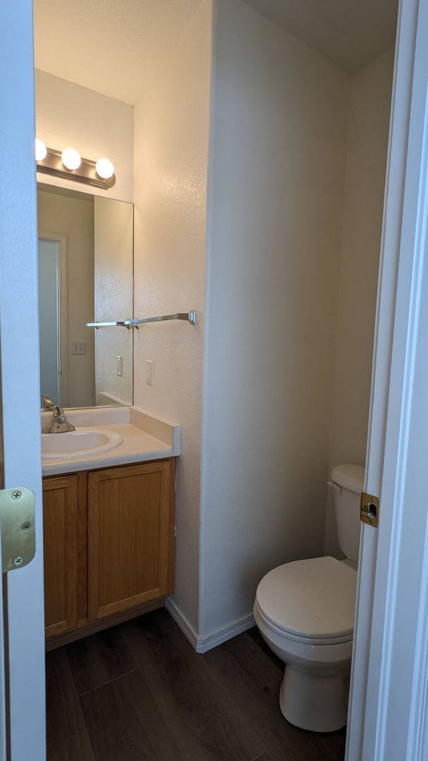Building Photo - 3 BED/2.5 BATH TOWNHOME IN UNIVERSITY VILL...