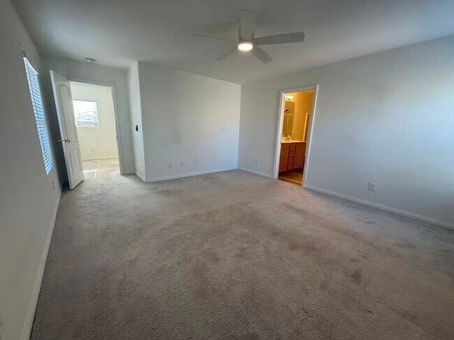 Building Photo - GORGEOUS 2-STORY HOME IN THE VISTAS