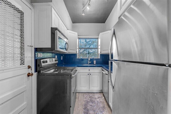 Building Photo - 28 Almeria Ave