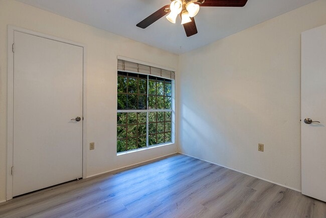 Building Photo - Unfurnished, 2 Bed, 1.5 Bath at Keonekai Villages