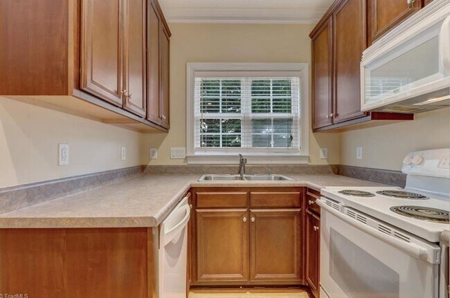 Building Photo - Beautiful 2 BED/ 2.5 BATH Townhome at Piedmont Trace coming this JULY 2026!!!