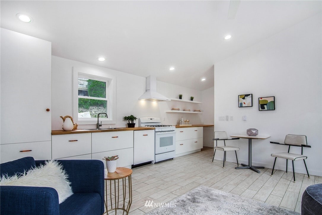 Building Photo - 2817 29th Ave S