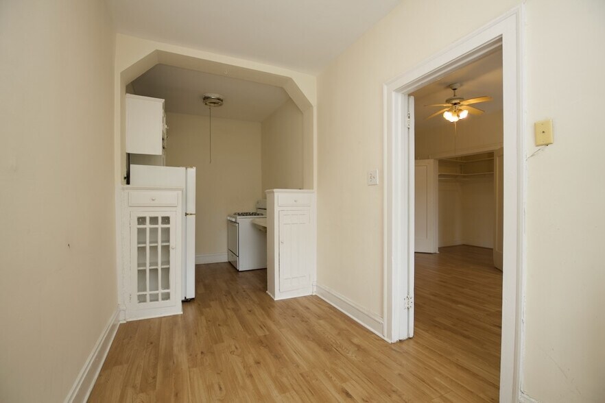 Building Photo - 4847 N Damen Ave