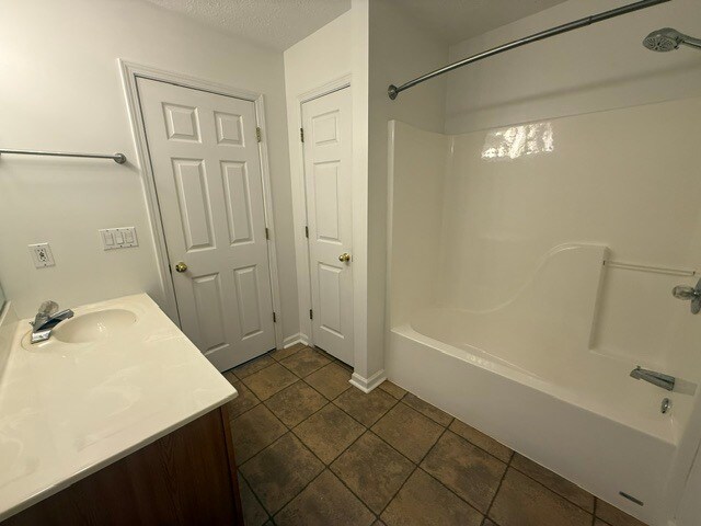 Building Photo - 1740 Country Meadows Dr