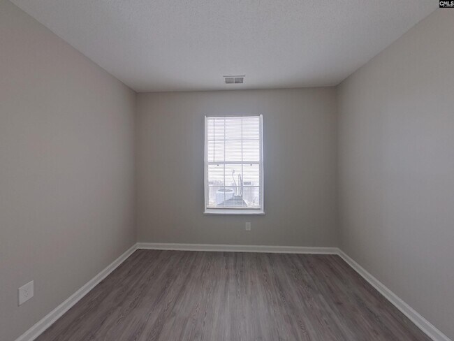 Building Photo - 172 Cherry Grove Dr