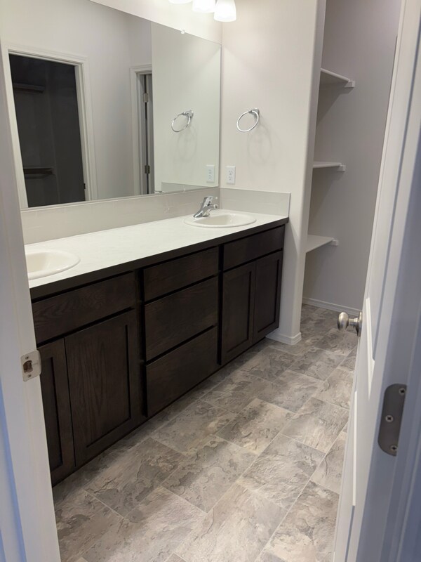 Building Photo - 749 N Doumit Dr