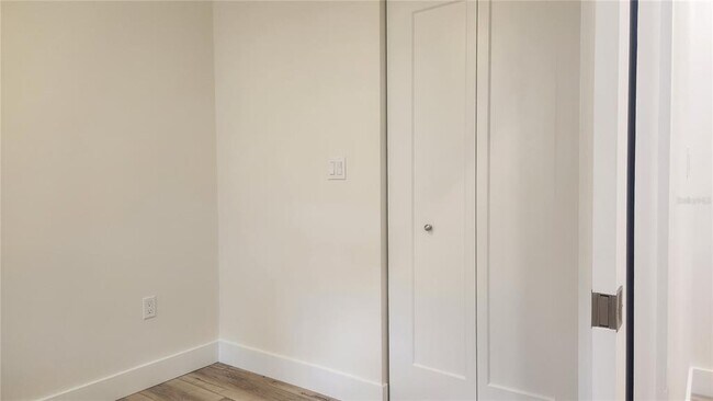 Building Photo - 2117 5th St