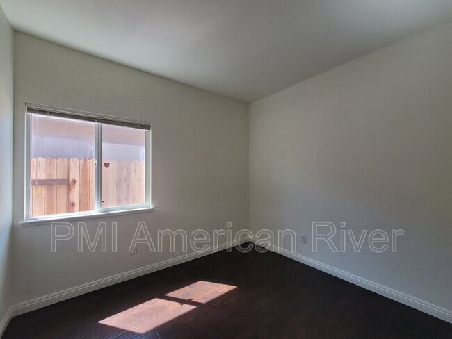 Building Photo - 2032 Danvers Way