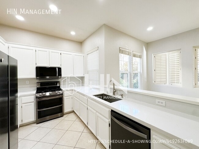 Building Photo - 3769 Florian St