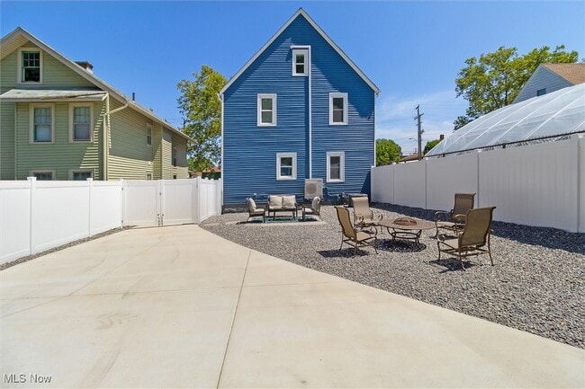 Building Photo - 1962 W 96th St