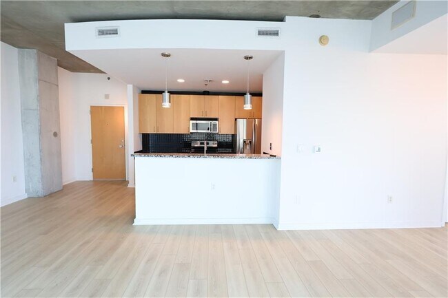 Building Photo - 923 Peachtree St NE