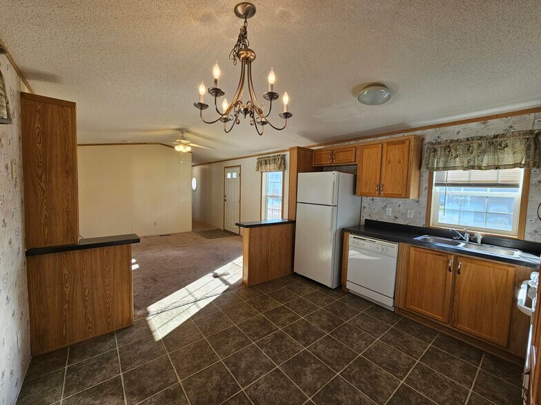 Building Photo - 45 Sunnyfield Dr