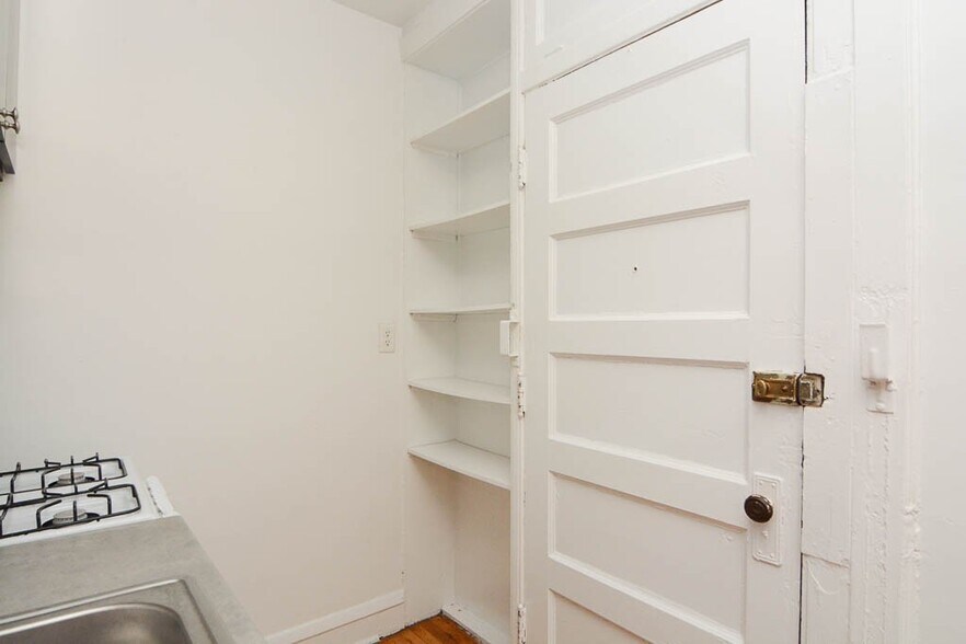 Building Photo - 3302 W Schubert Ave