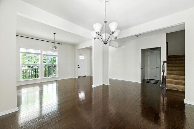 Building Photo - 8120 Fairmont Dr