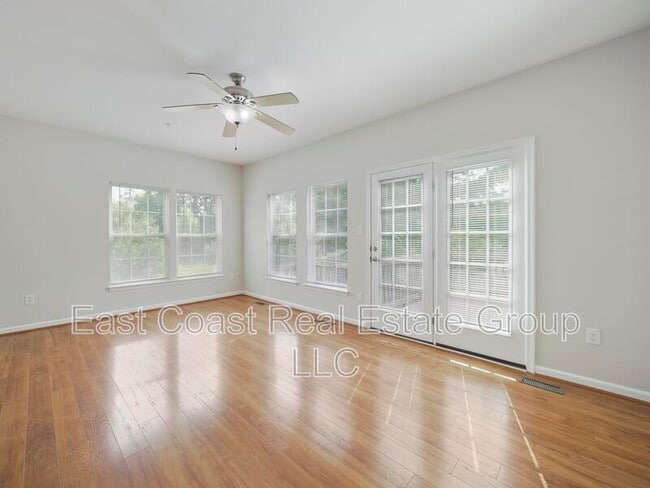 Building Photo - 6100 Newport Terrace
