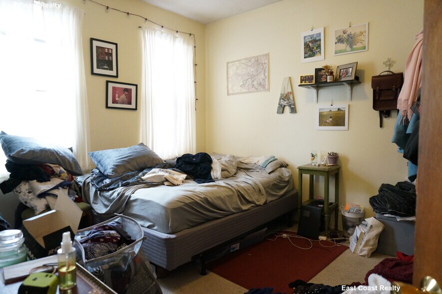 Building Photo - 12 Lorraine Ter