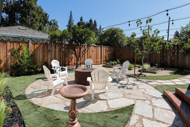 Building Photo - 381 McKendry Dr