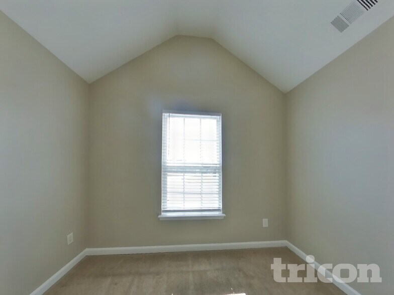 Building Photo - 2003 Bertha Ct