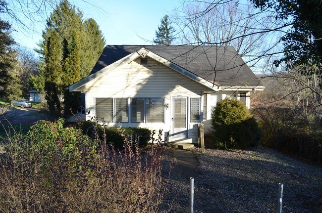 Building Photo - 17098 Truetown Rd