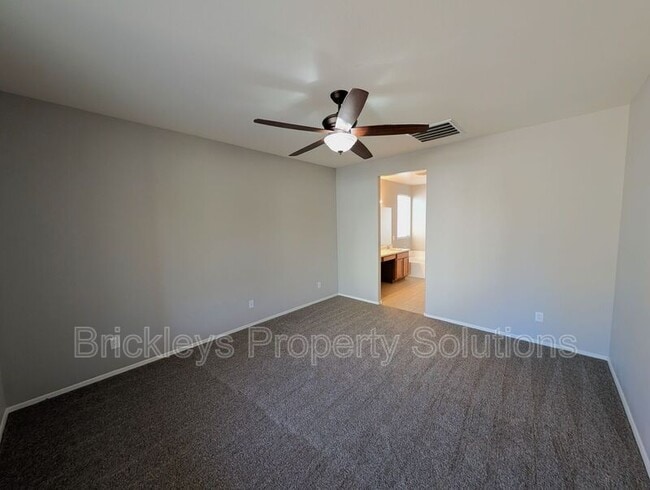 Building Photo - 10419 N 52nd Dr