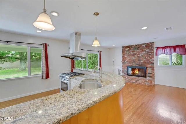 Building Photo - 303 E Las Flores Ave