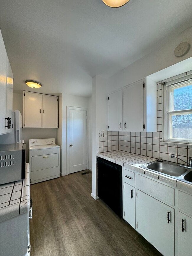 Building Photo - Charming, Updated Home in the Heart of Sparks – Clean, Comfortable & Move-In Ready!