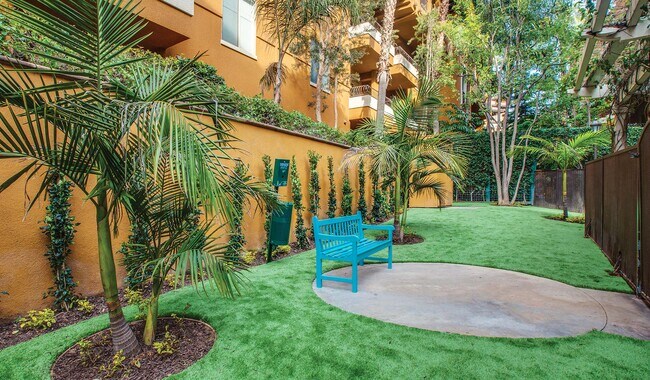 Building Photo - 344 Hauser Blvd