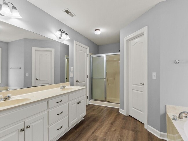 Building Photo - Welcome home to this beautifully updated 4-bedroom, 3-bath home located in the desirable Harvest,...