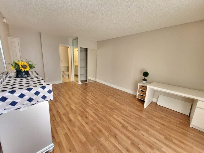 Building Photo - 501 Three Islands Boulevard