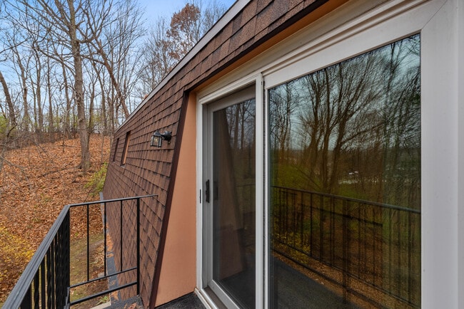 Building Photo - 516 Marshall Ct